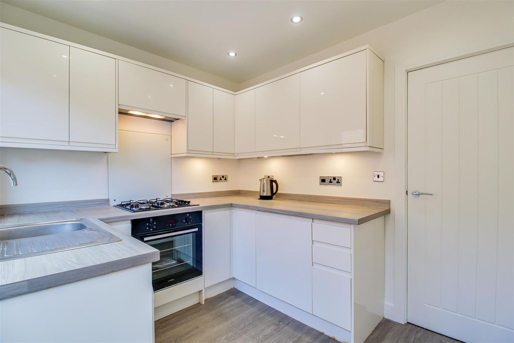 Property photo 3 of 13 Kitchen