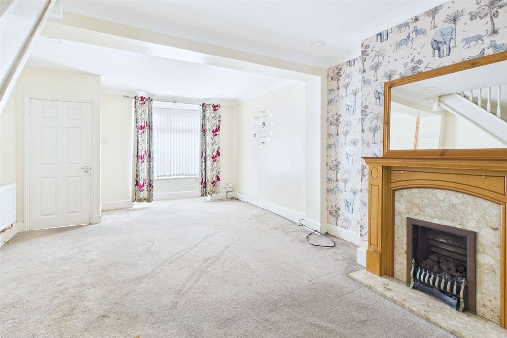 Property photo 2 of 18 Picture No. 30