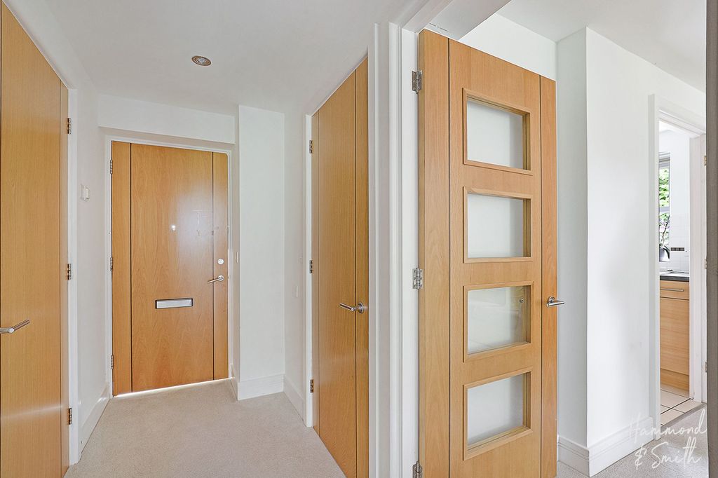 Additional image 5 of 1 bed flat for saleHigh Street, Epping CM16