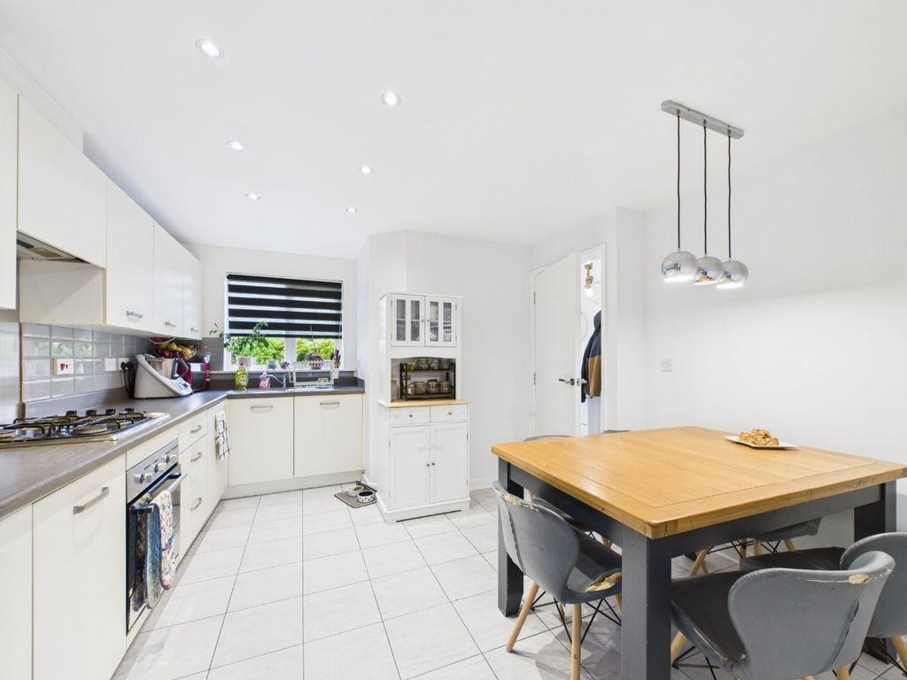 Property photo 3 of 16 4274888