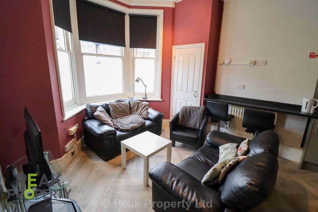 Property photo 2 of 9
