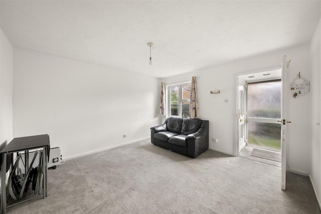 Property photo 2 of 12 1