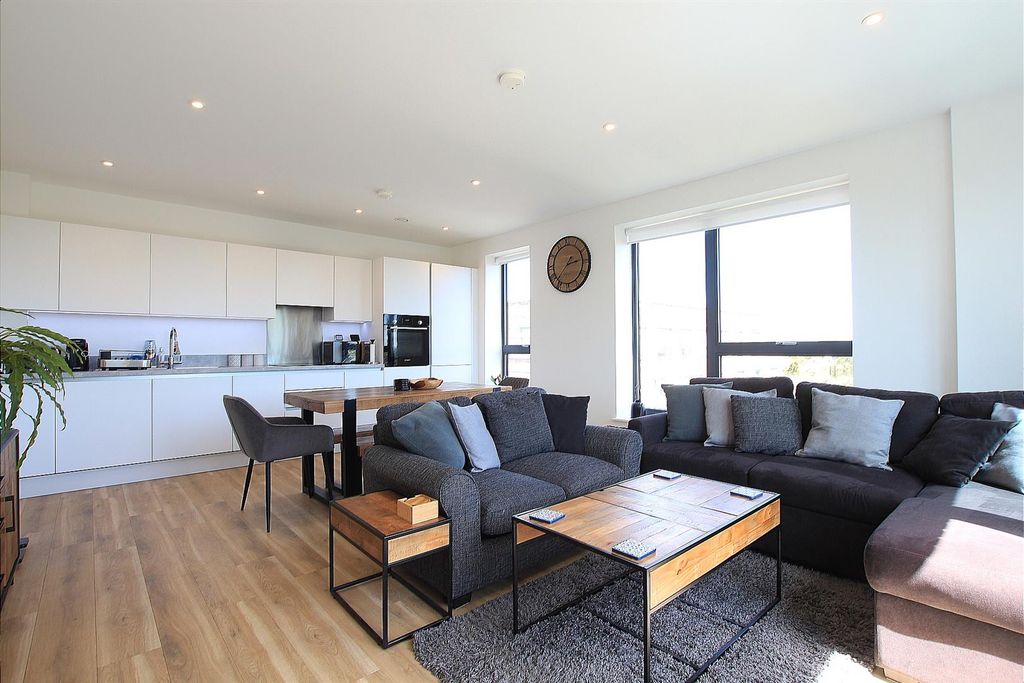 Property photo 2 of 13 Kitchen/ Reception Room