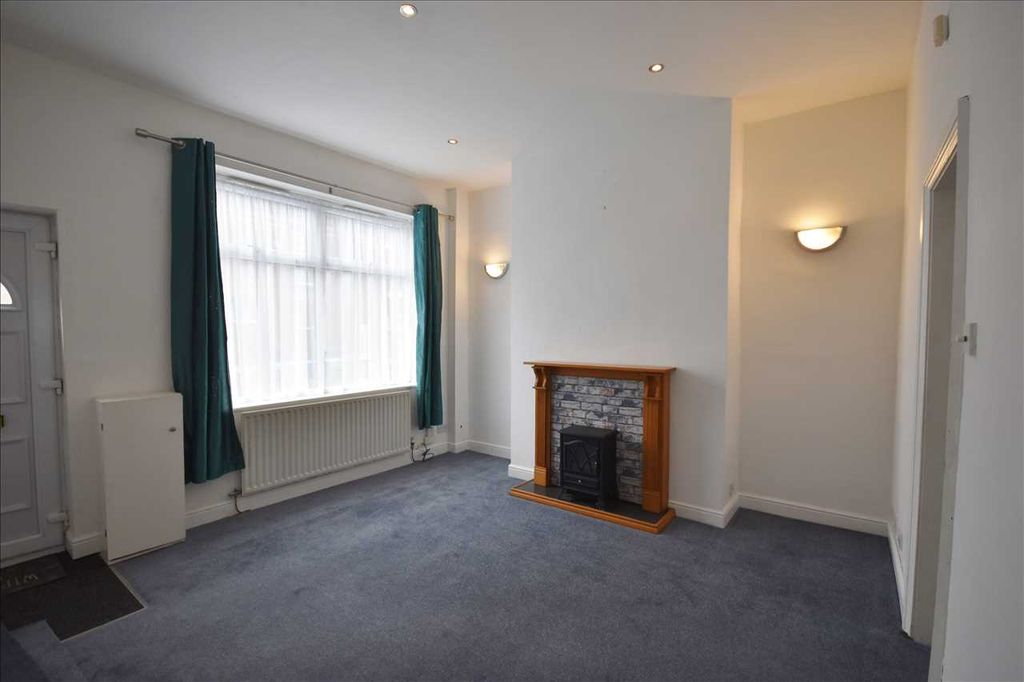 Property photo 2 of 12 Lounge