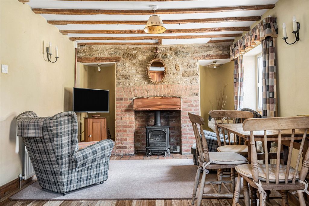 Property photo 3 of 14 Sitting Room