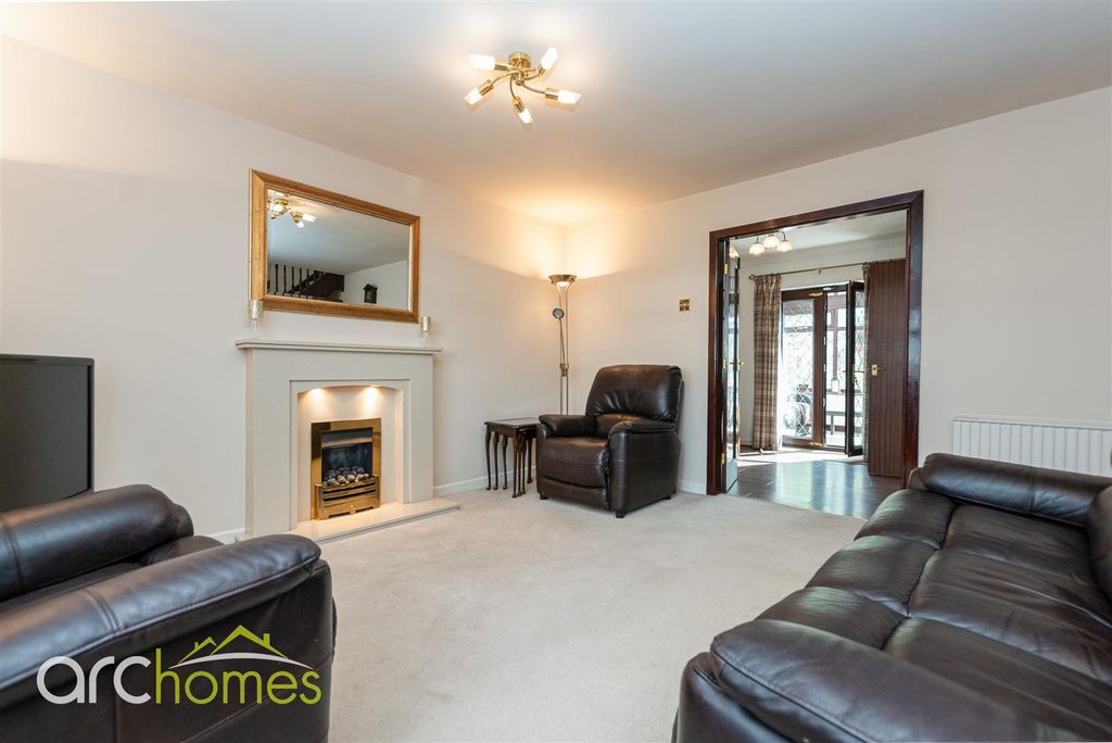 Property photo 2 of 18 Leigh Road-15.Jpg