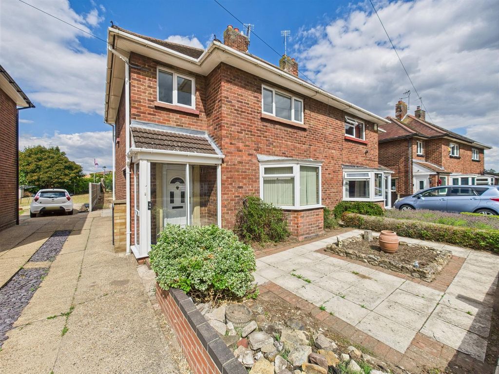 Property photo 1 of 12