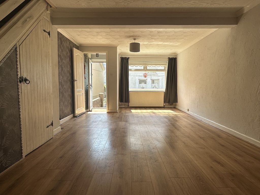Property photo 3 of 17 Not Specified