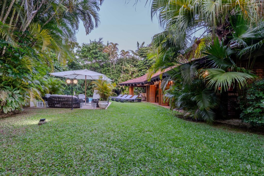 Property photo 2 of 10
