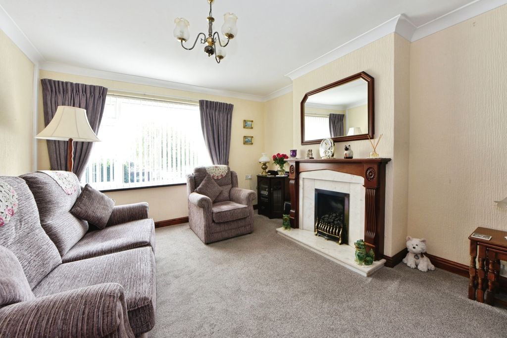 Property photo 2 of 19 Pbox-Img.Jpg