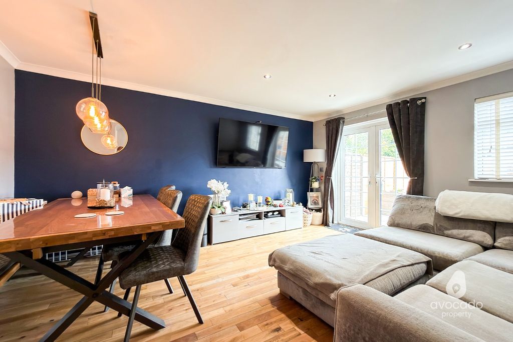 Property photo 3 of 10 5533056