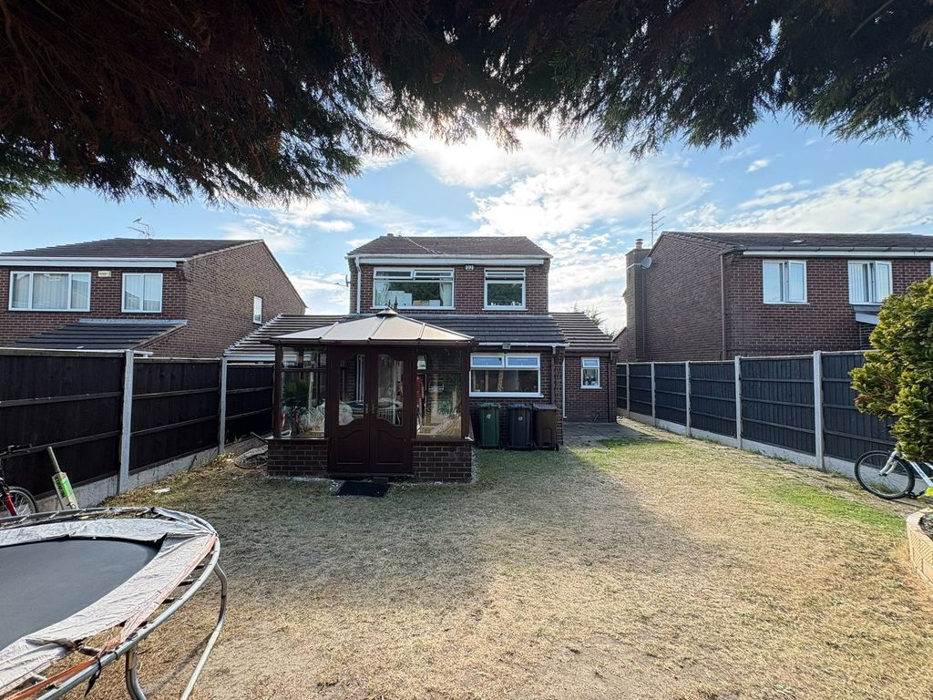 Property photo 3 of 32