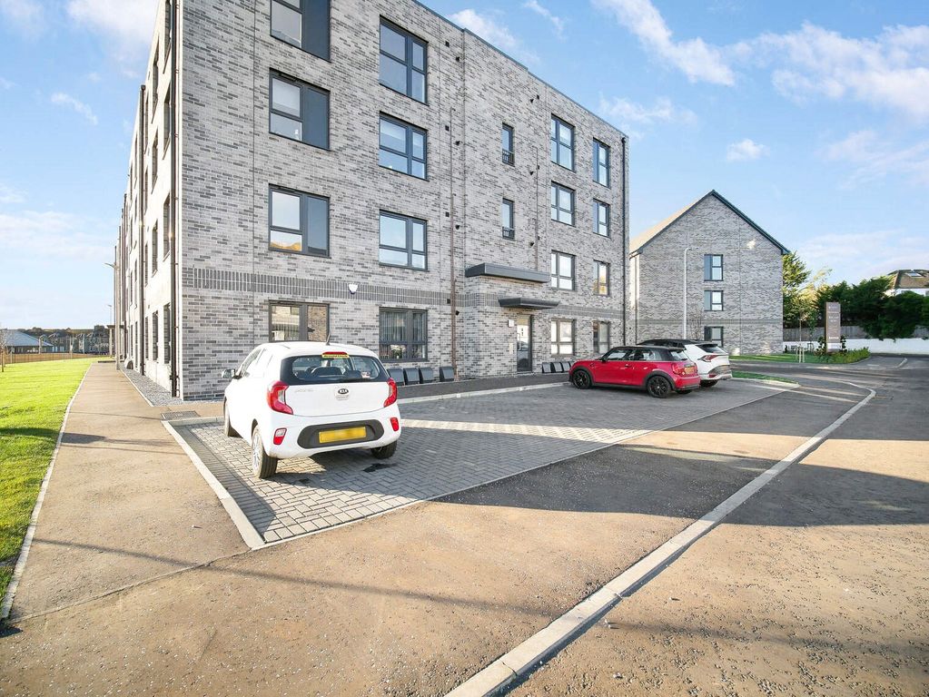 Property photo 1 of 19 Picture No. 04