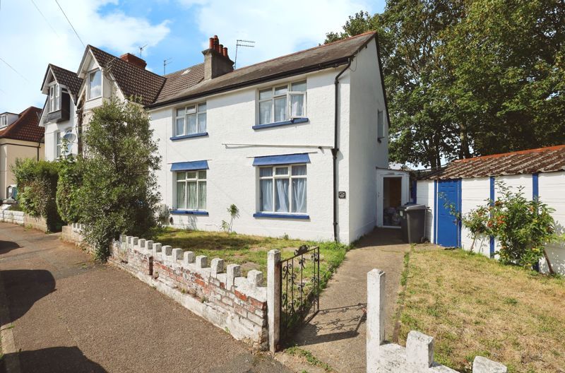 Property photo 1 of 9 Photo 7