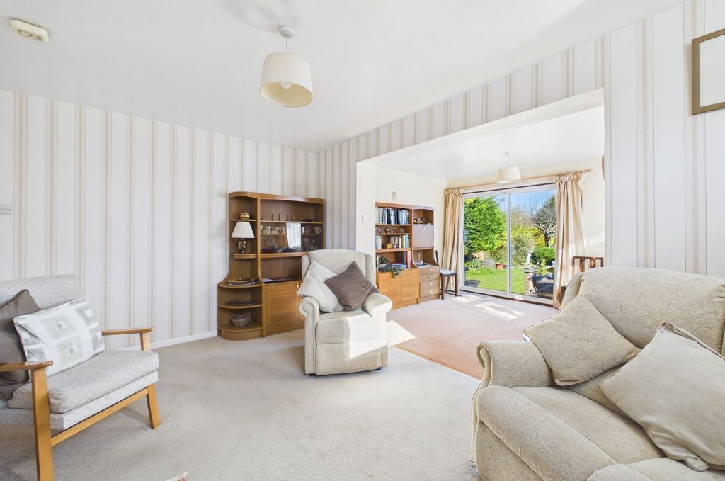 Property photo 3 of 25 Cam03259G0-Pr0257-Still014