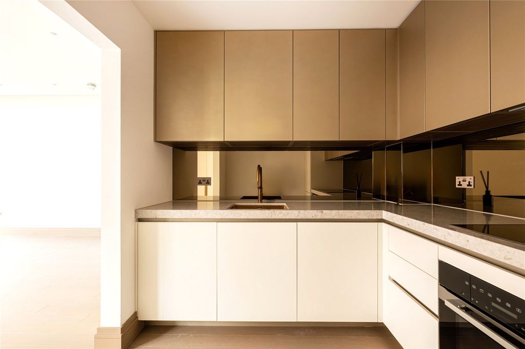 Property photo 2 of 11 Kitchen