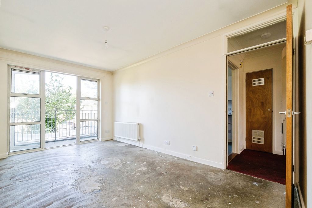 Property photo 3 of 10 Pbox-Img.Jpg