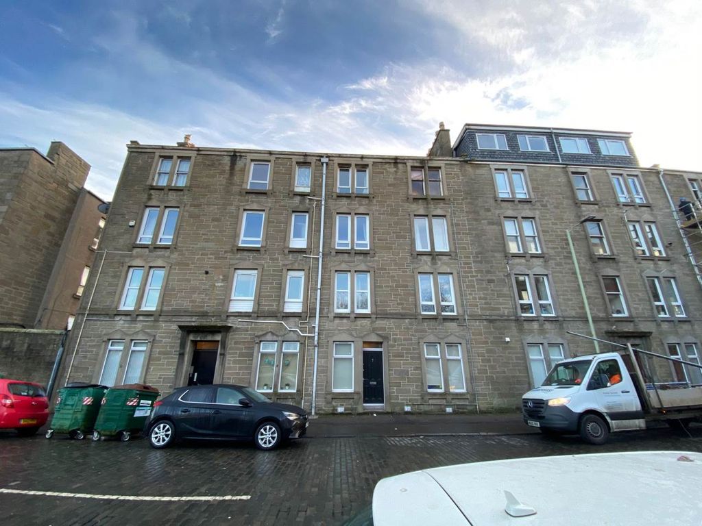 Property photo 1 of 8 External