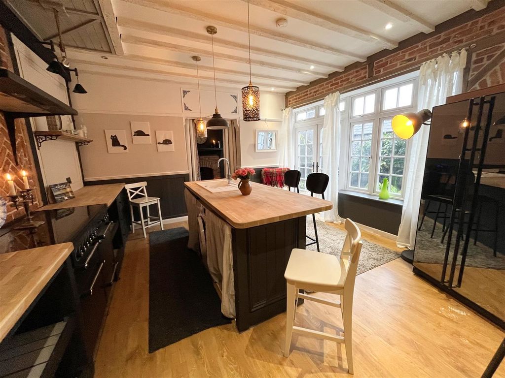 Property photo 3 of 21