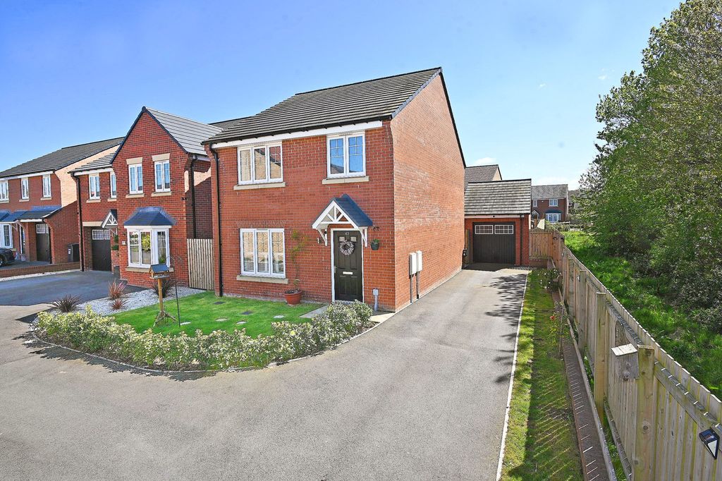 Property photo 1 of 21