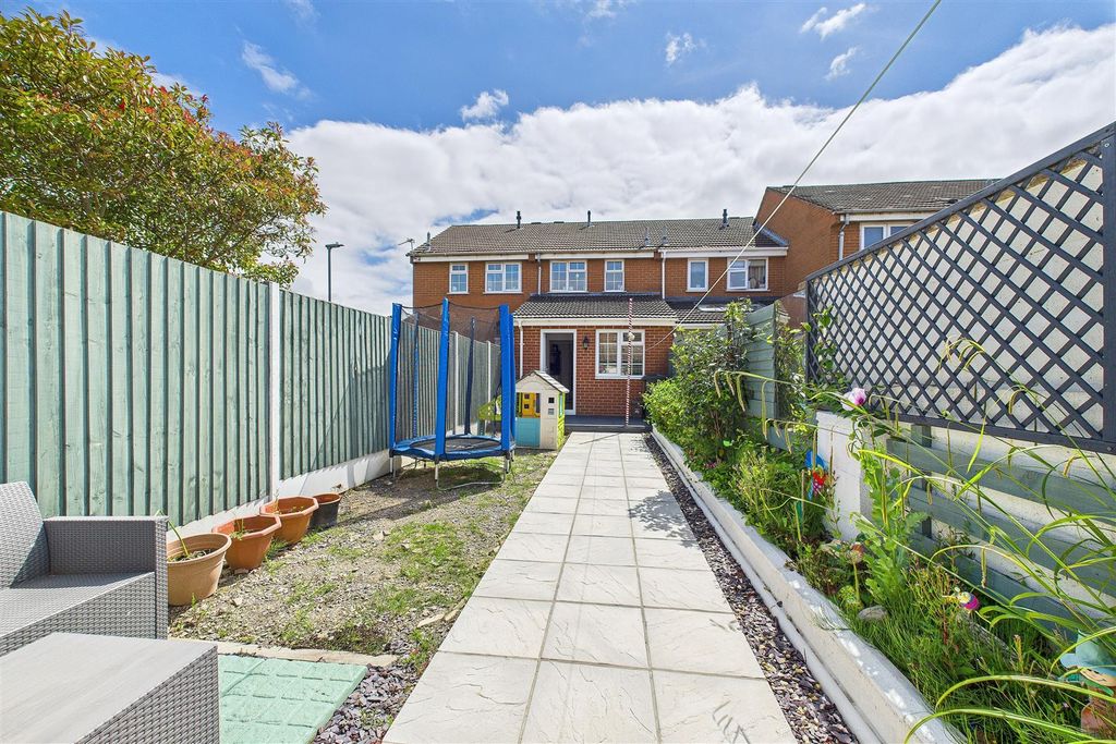 Property photo 2 of 11