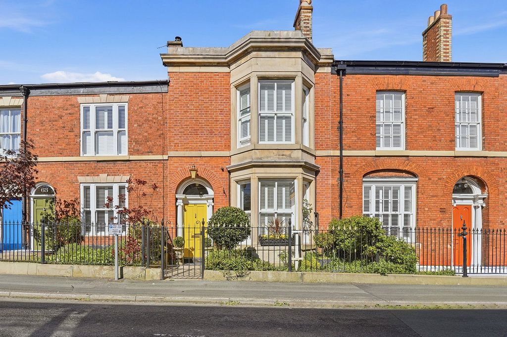 Property photo 1 of 33