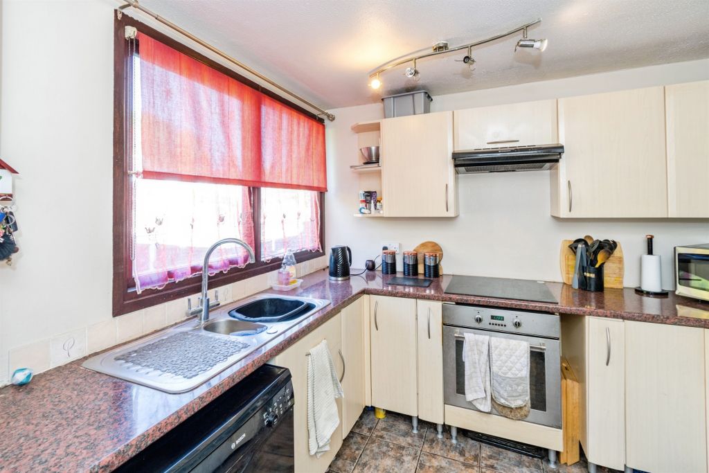 Property photo 2 of 22