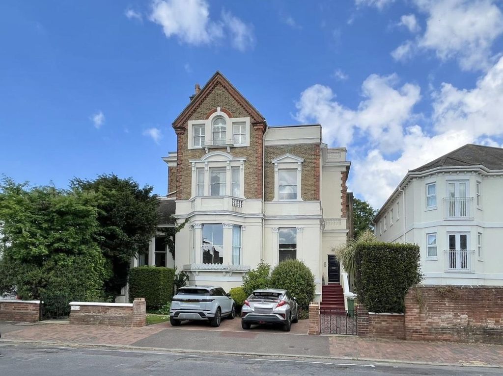 Property photo 1 of 10 Hardwick Road.Jpg