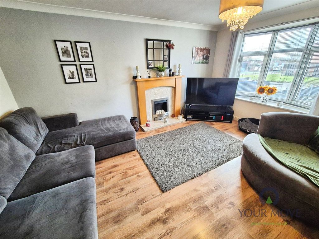 Property photo 2 of 12 Lounge