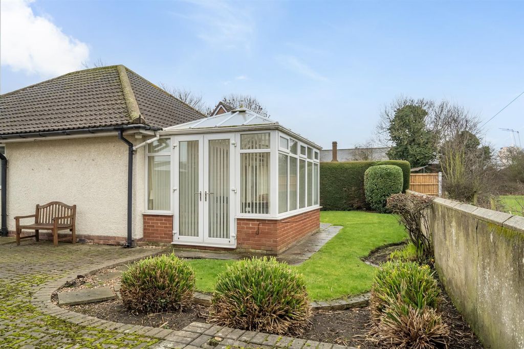 Property photo 2 of 21