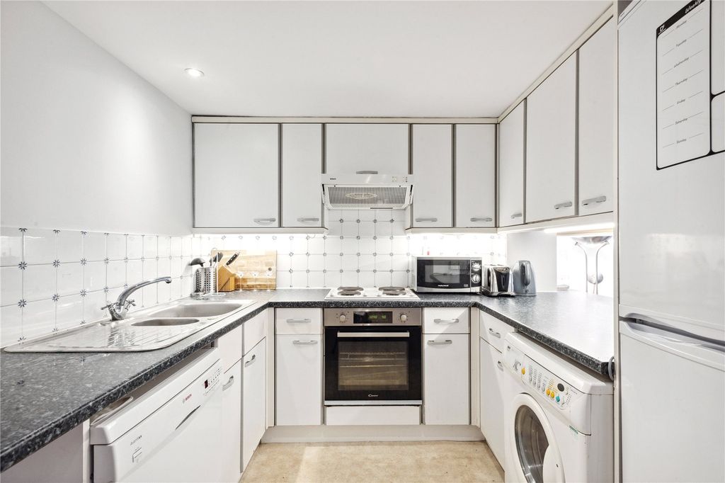 Property photo 3 of 8 Kitchen