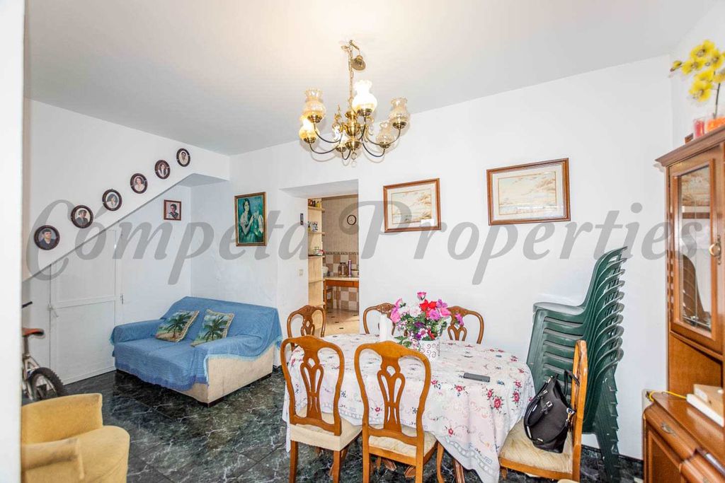 Property photo 2 of 9