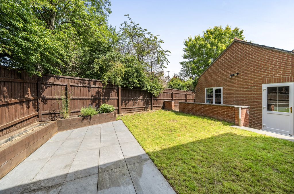 Property photo 2 of 16 1477459226A2Fdba23451d