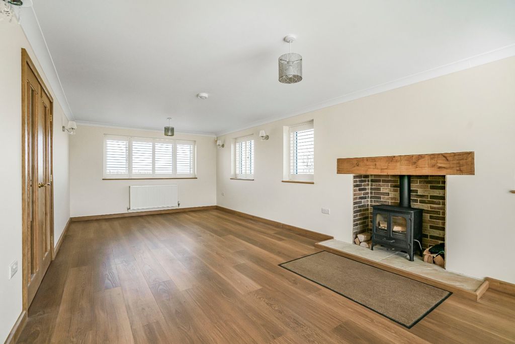 Property photo 3 of 22 Picture No. 27