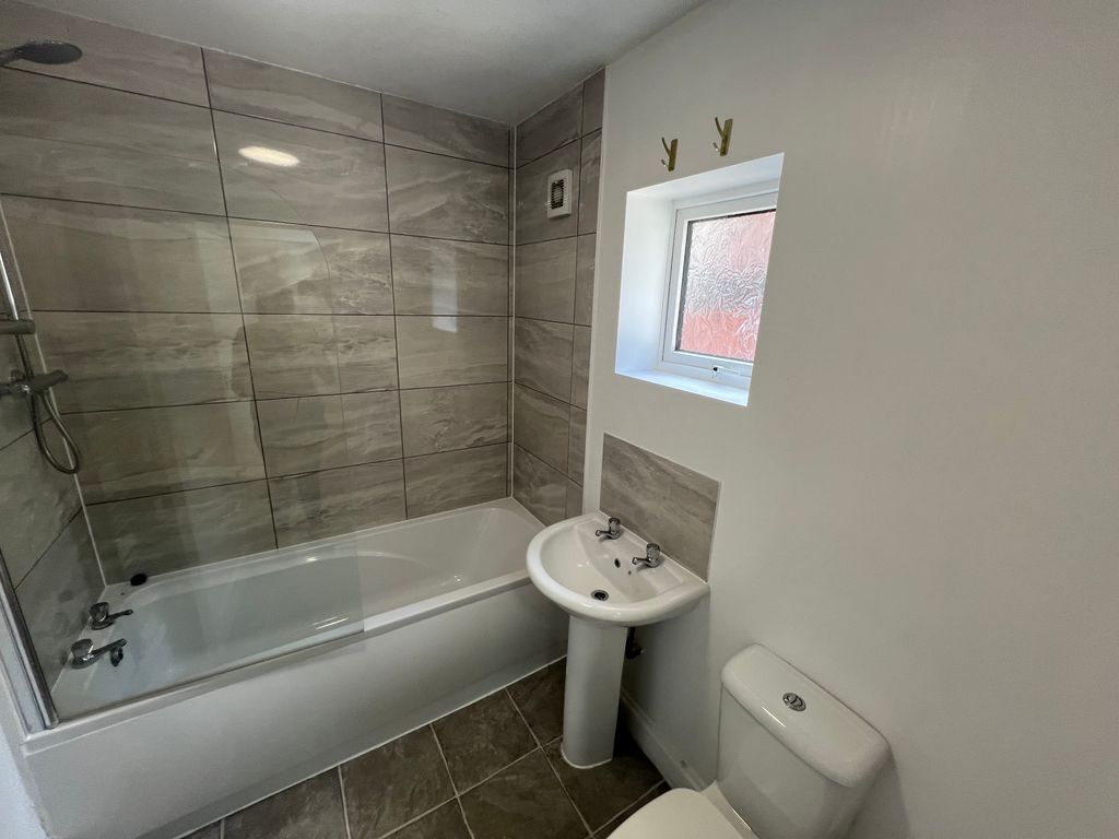 Property photo 2 of 4