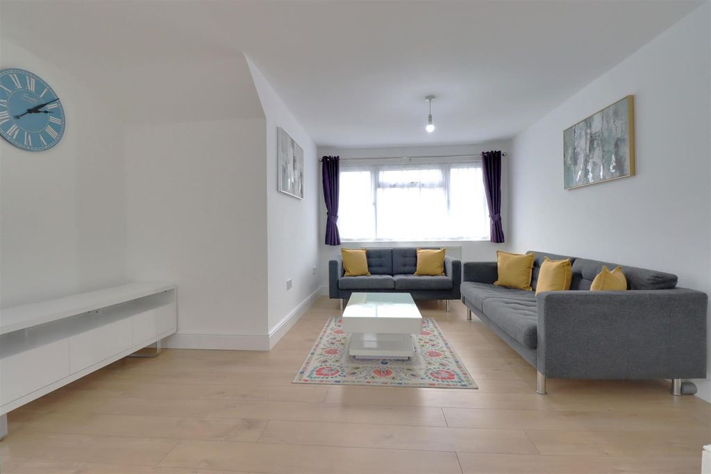 Property photo 2 of 8 Img_5792-Img_5794.Jpg