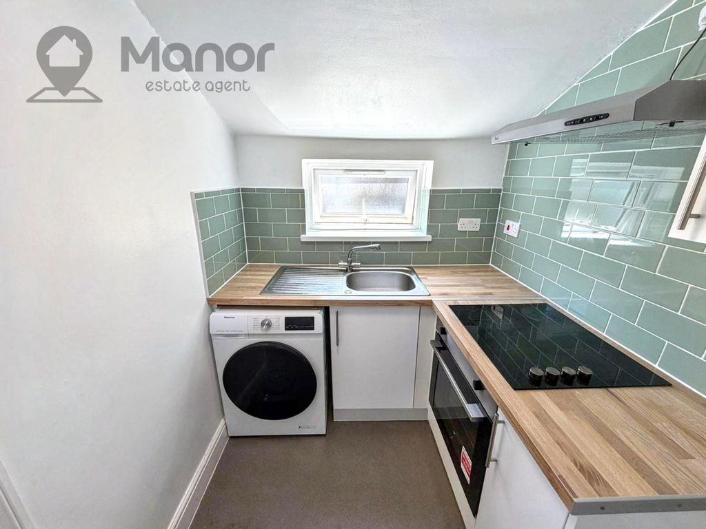 Property photo 2 of 15 Kitchen