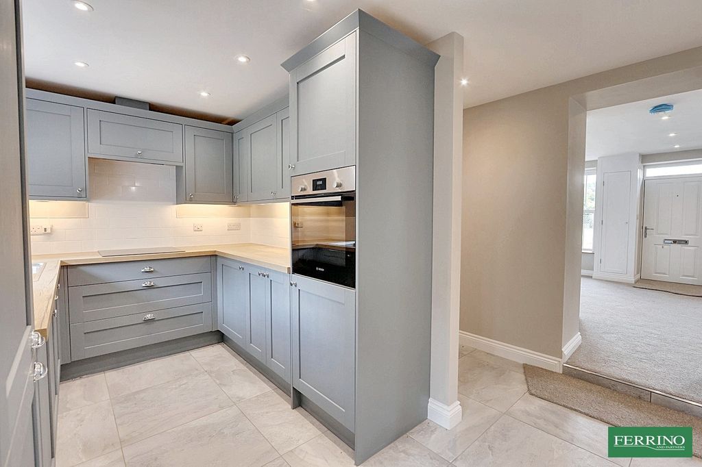 Property photo 2 of 25 Kitchen