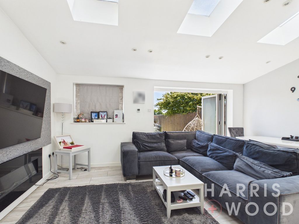 Property photo 3 of 17 5240583