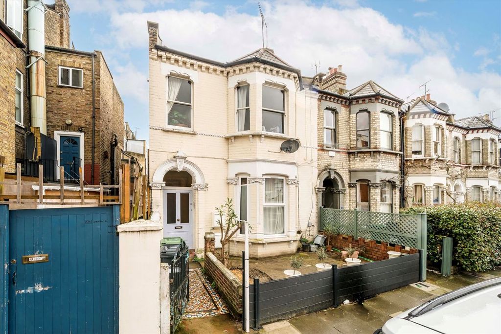 Property photo 1 of 6