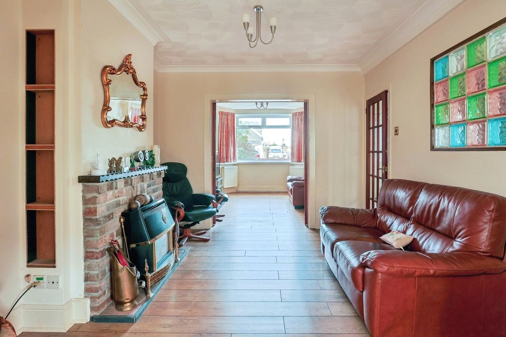 Property photo 3 of 19 Pbox-Img.Jpg