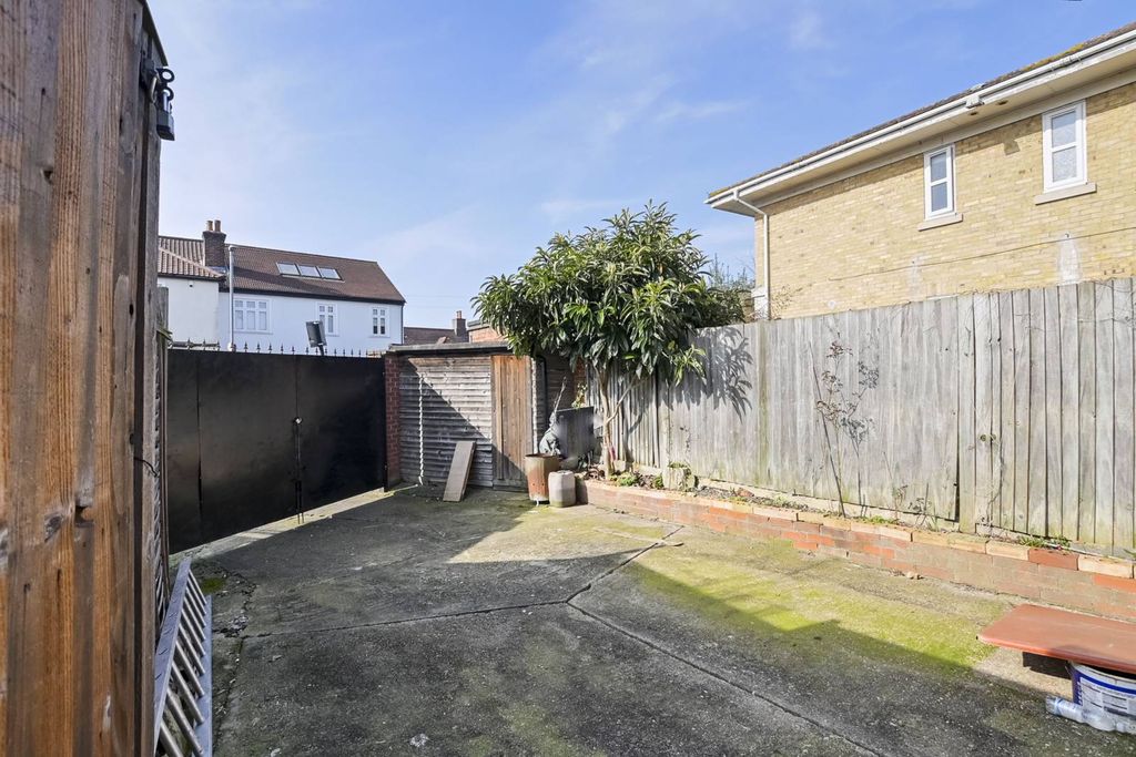 Property photo 3 of 4