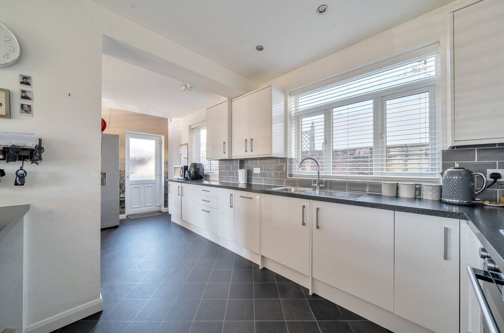 Property photo 3 of 13 Kitchen