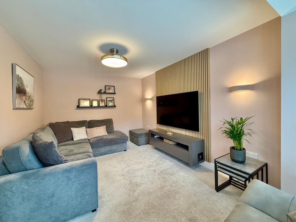 Property photo 2 of 27 Living Room