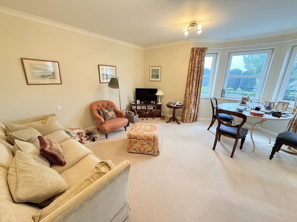 Property photo 3 of 11