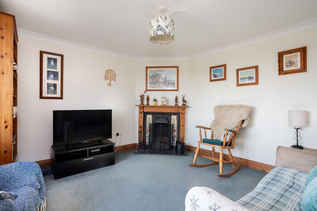 Property photo 3 of 19 Sitting Room