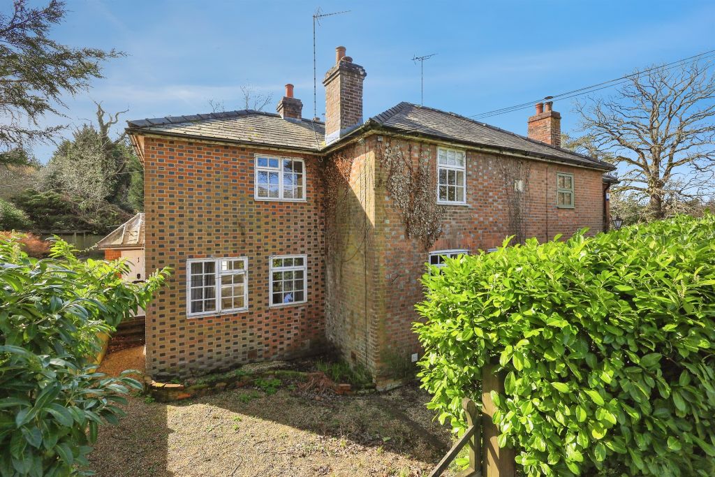 Property photo 2 of 24