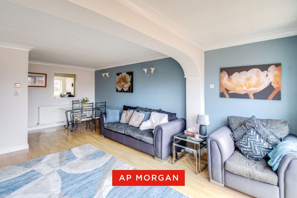 Property photo 3 of 17 Picture No. 04