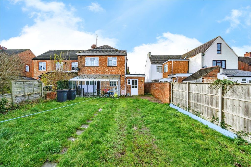 Property photo 2 of 19 Picture No. 17