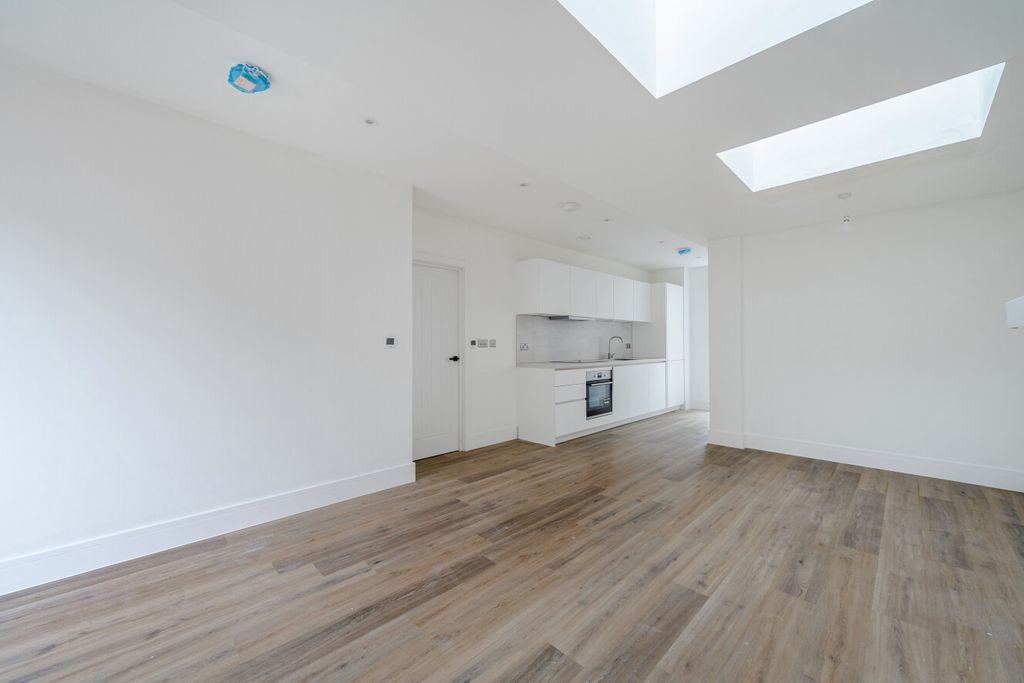 Property photo 2 of 10 1442703-13-69Df7c...